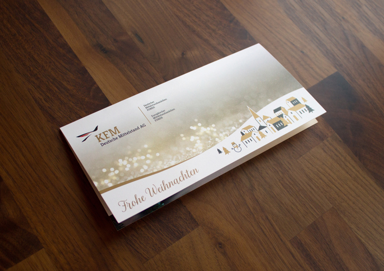Print Design einer Weihnachtskarte mit goldener Heißfolienveredelung und Stadt Grafik für Finanzunternehmen