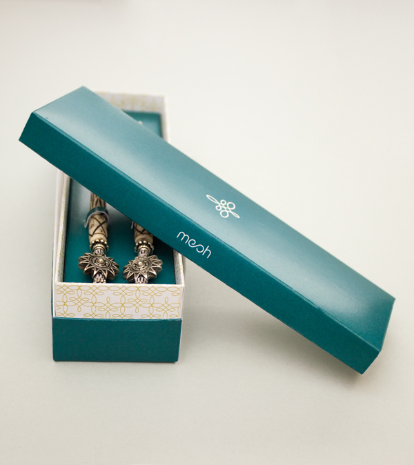 Packaging modernes Verpackungsdesign für die Accessoires einer Modemarke